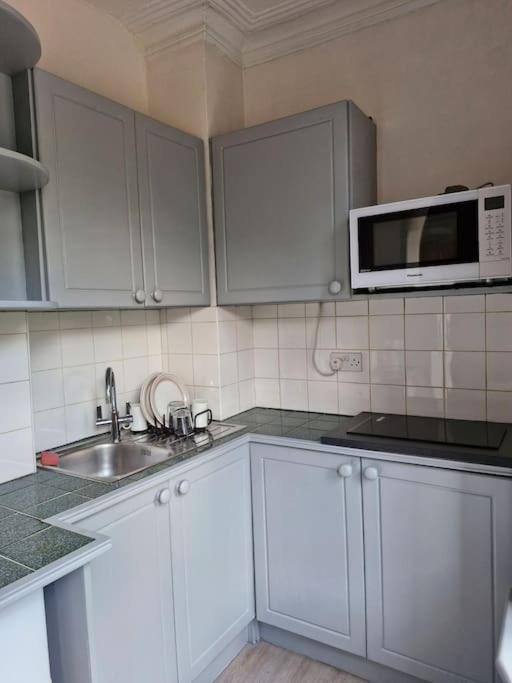 Bright Studio Apartment In A Perfect Location Londres Exterior foto