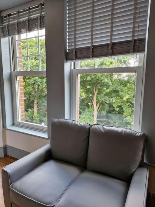 Bright Studio Apartment In A Perfect Location Londres Exterior foto